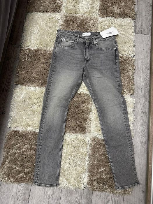 Vind Blugi Calvin Klein