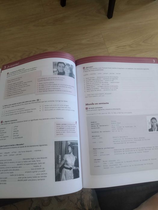 Учебници по английски и испански език,