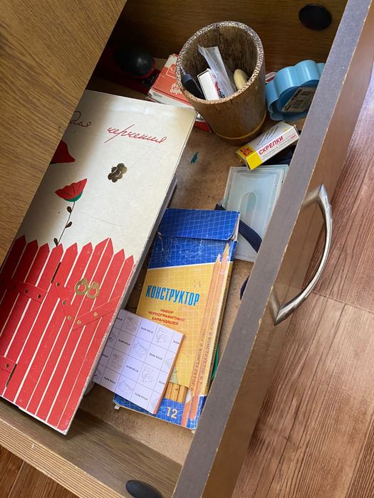 Тумбочки две для спальни