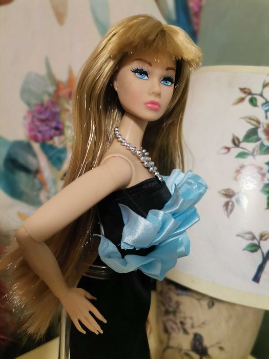 Стилна колекционерска кукла MF 32см