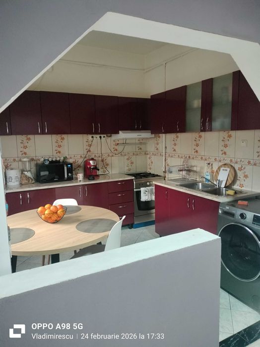 Vând apartament 3 camere