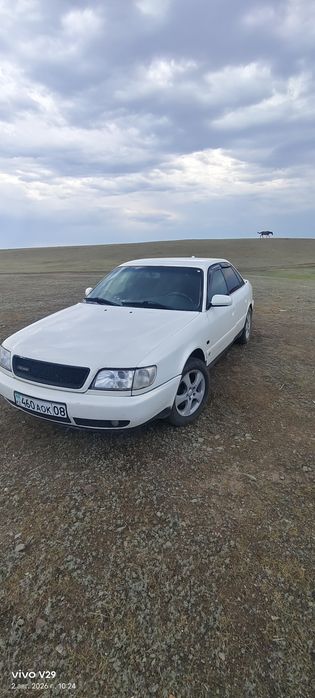 Ауди А6 год 1996. Об 2.6