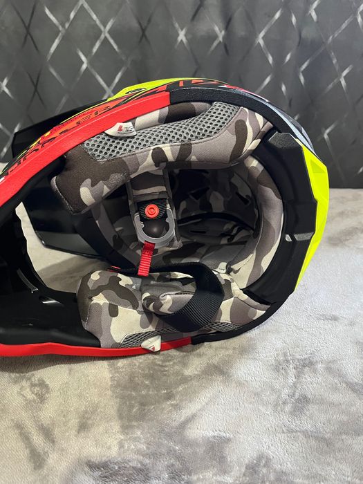 Шлем just 1 j40.