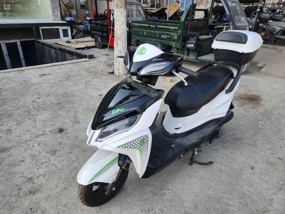 Bonvi skuter 150 kub holati oʻrta eng zor variant narhi 550$ boʻlishi