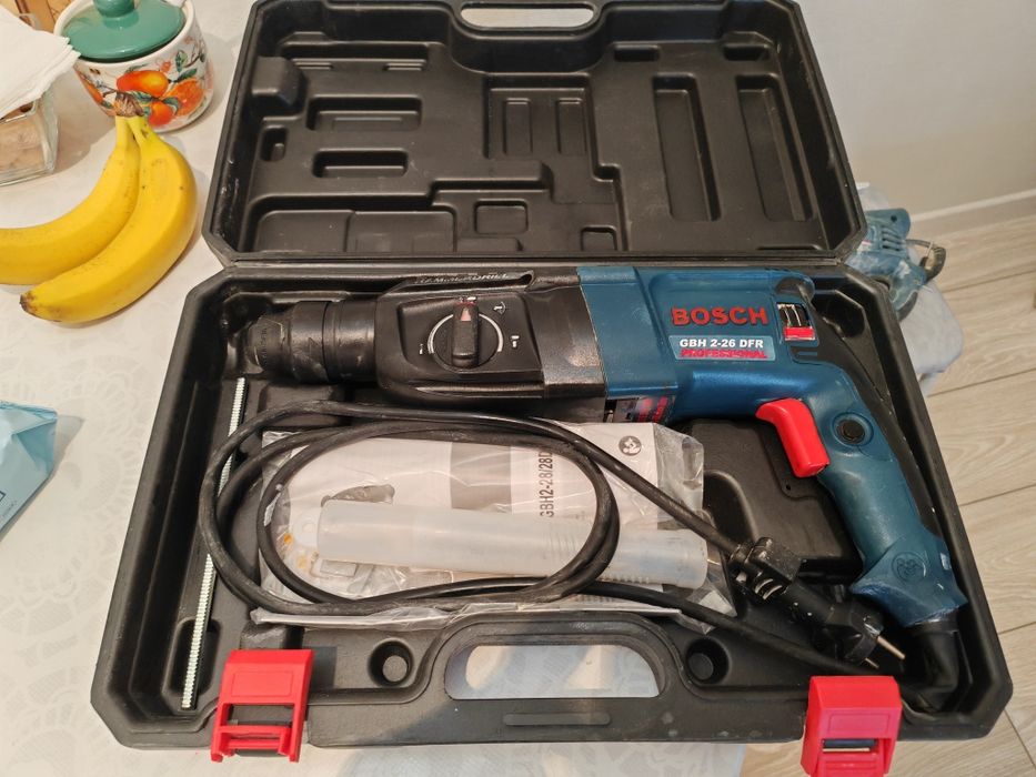 Шуруповерт перфоратор и валик