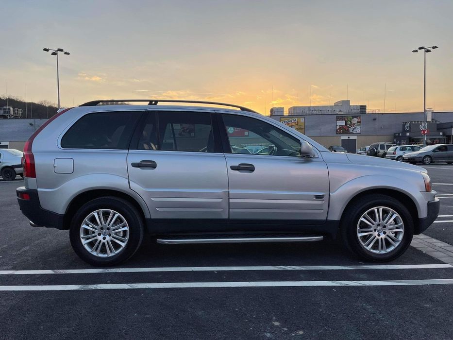 Vând Volvo XC90 163 CP