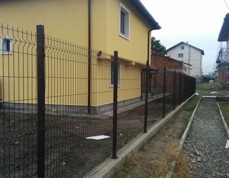 Gard și porți pentru împrejmuirea proprietății