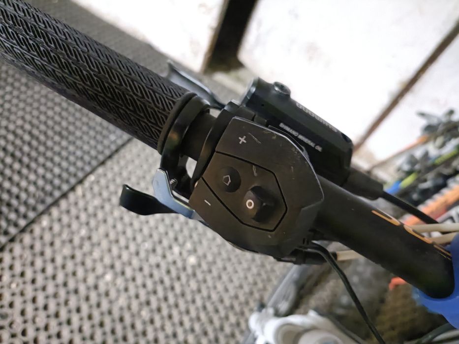 Bosch Nyon pentru bicicleta electrica cu gps, navigatie