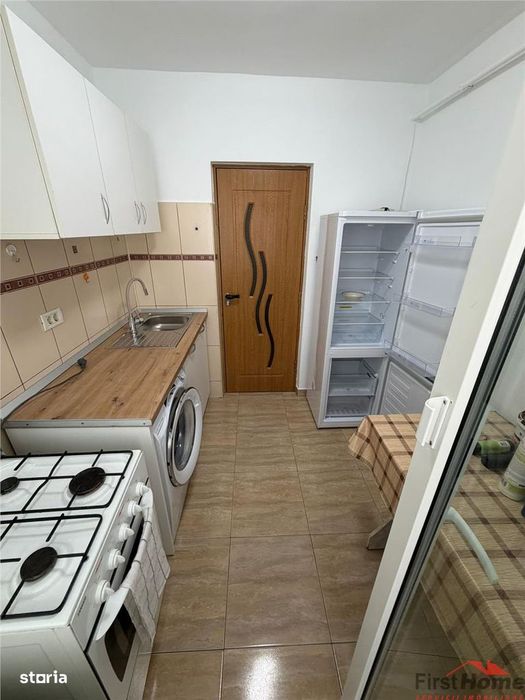 Apartament 2 camere, zona Plevnei , etaj 3 cu acoperis, renovat — fotografia 3