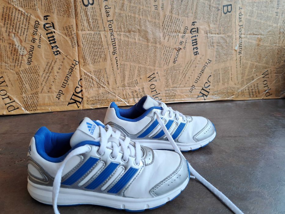 детски маратонки за момче,кецове,спортни обувки,Adidas,номер30,адидас