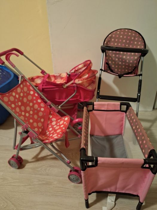 Колички за кукли, легло и столче за хранене