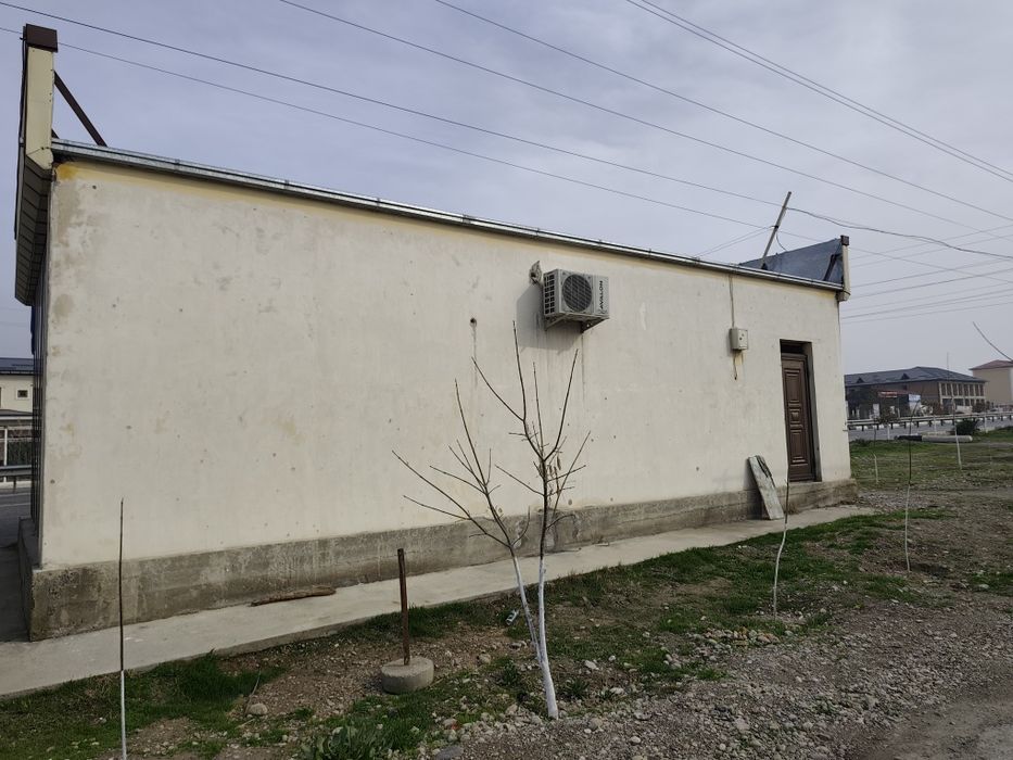 Остановкадаги дукон сотилади