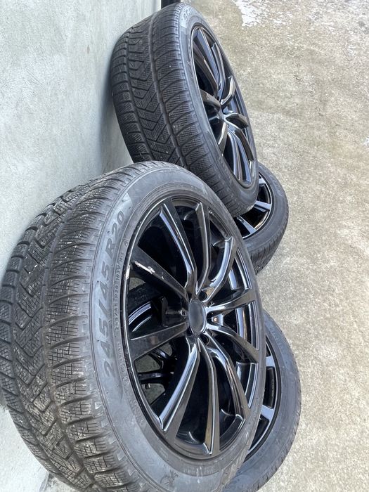 4 cauciucuri Pirelli Scorpion Winter+4 jante- a 5 a bonus