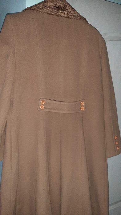 Продам пальто. Размер 48. Недорого