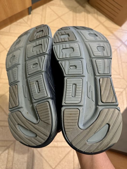 Adidasi barbati SKECHERS MAX CUSHIONING PREMIER marimea 41 impecabili