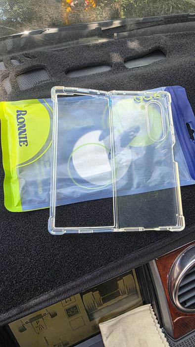 Продам чехлы, плёнка на Samsung fold 6