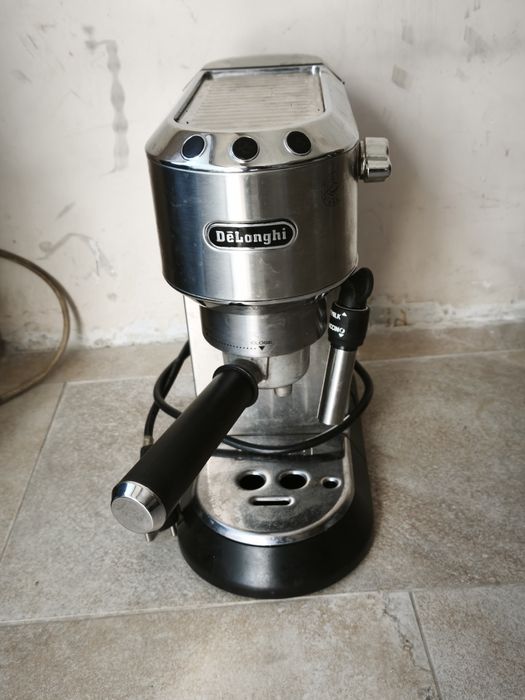 Кафемашина и кафемелачка Delonghi Dedica
