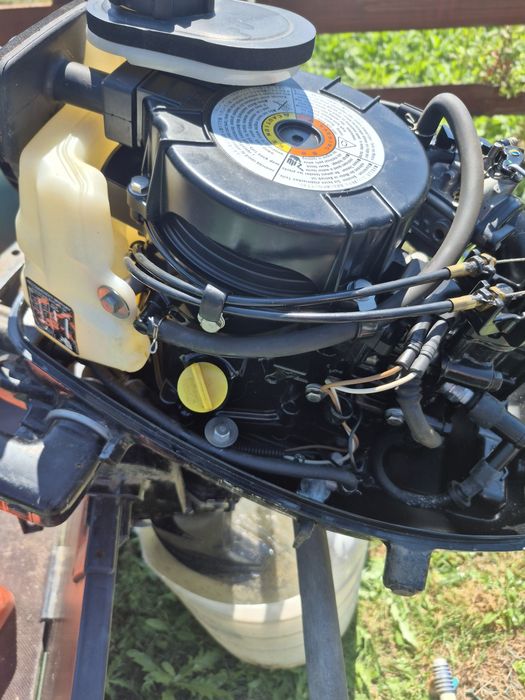 Barca gonflabila cu motor