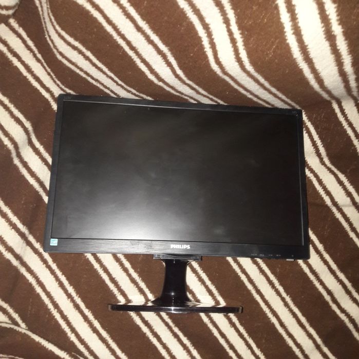 Acer 24"cu 19v,Assus 22" HP 19"5 Philips 22 cu 220v