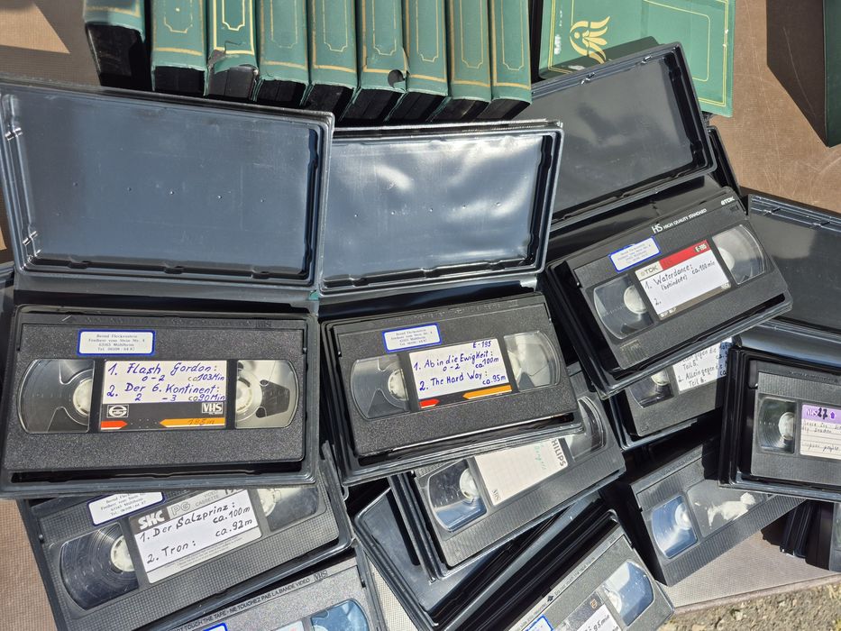 Vând Lot 25 casete video VHS de 195 minute, originale Basf, Tdk, Philips colecție filme diferite