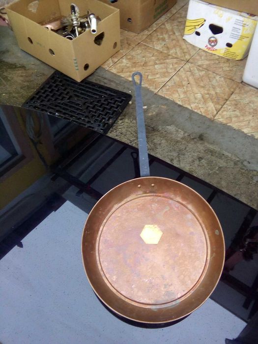 Ornament tigaie din cupru