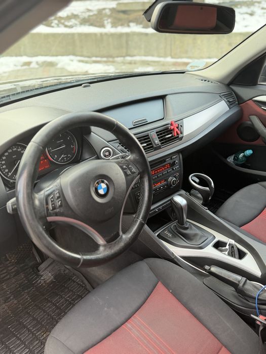 Vând BMW X1 2010