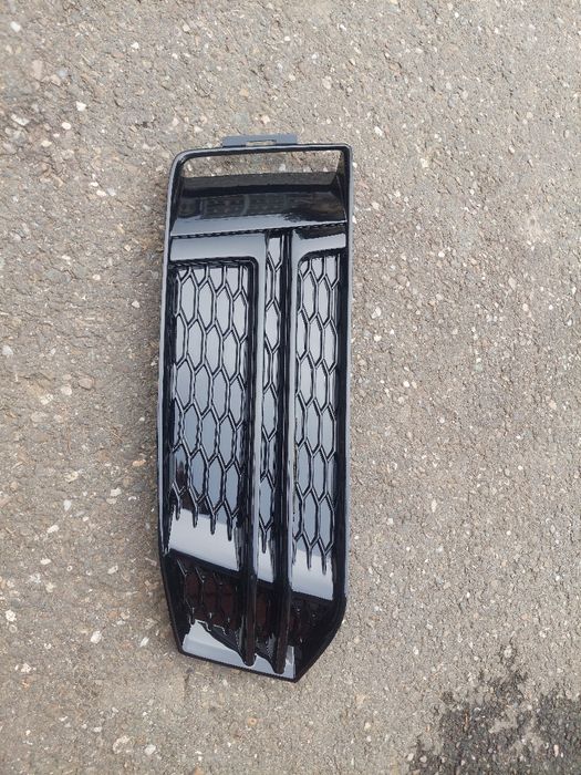 Grila bara fata audi a4 b9 S-line proiector