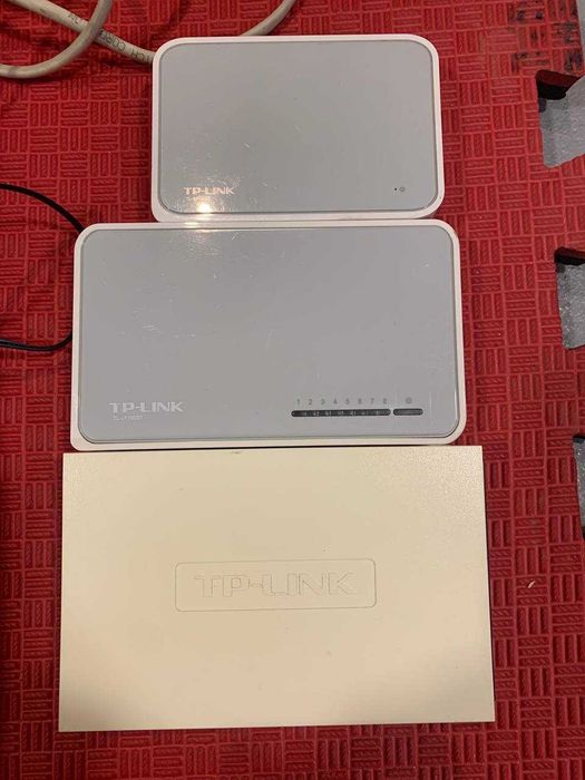 Лот 4 Рутера TP-Link, 3 Суитча TP-Link, 4 Клавиатури, 3 Мишки, Адаптери и LAN кабели