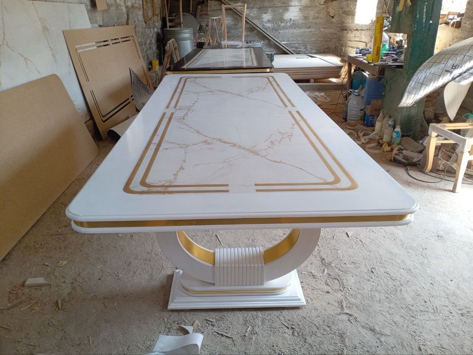 Стол на 12 человек