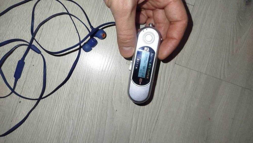 МП-3 плеер 2000 годов