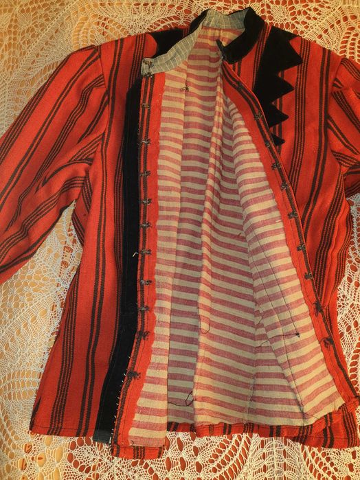 Атентична дамска интерия