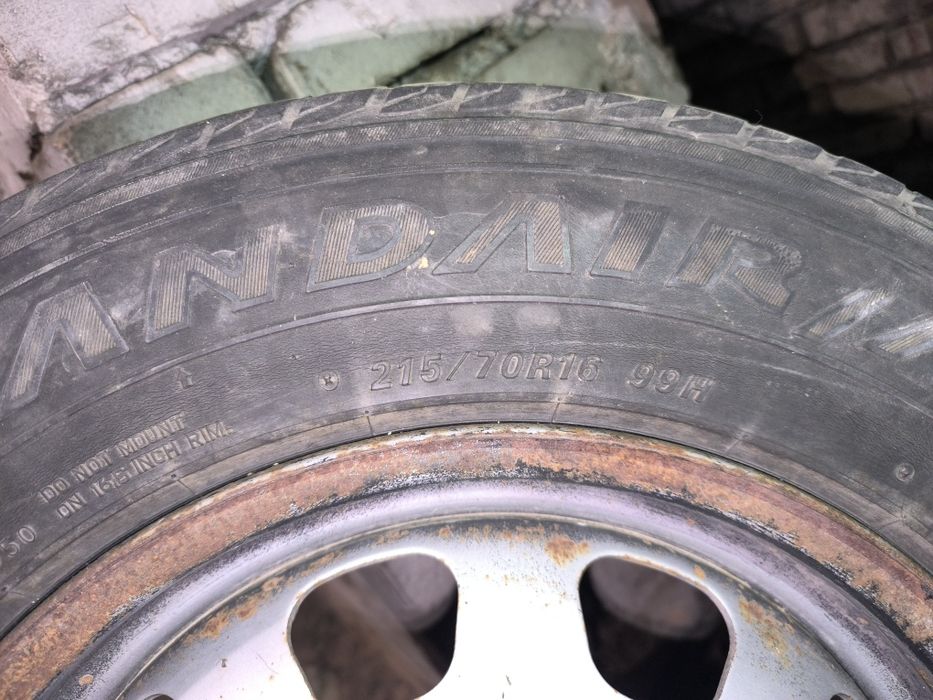 Продаю диски с шинами на 16