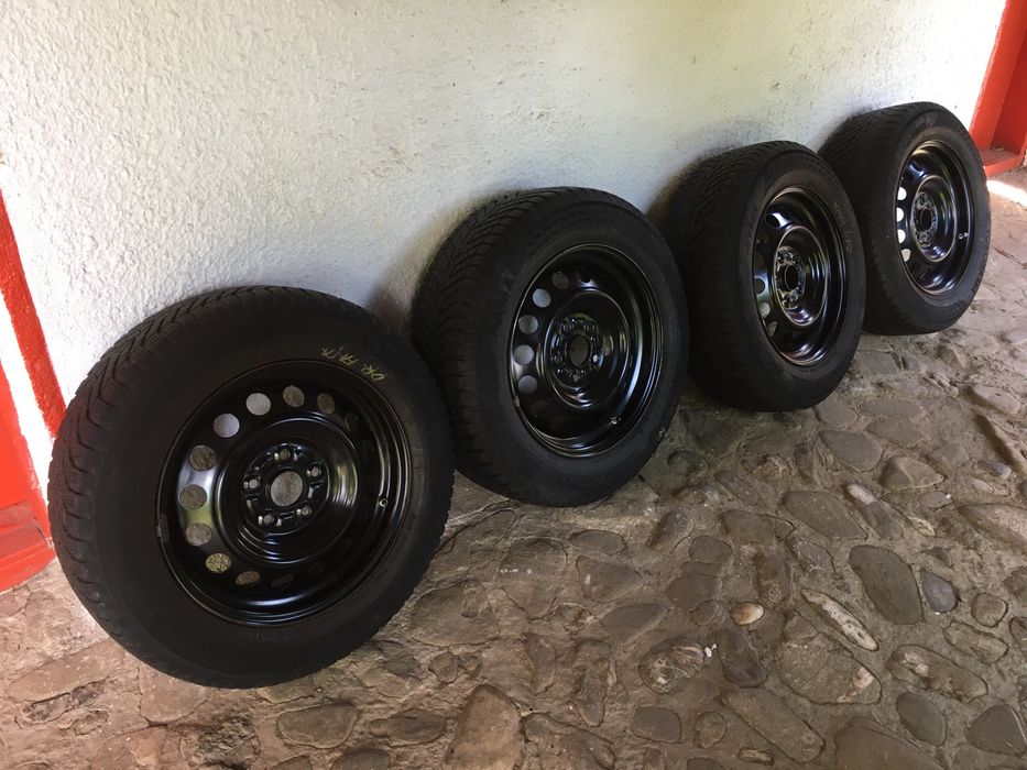 Vind set anvelope iarna pe genti otel cu senzori de presiune,