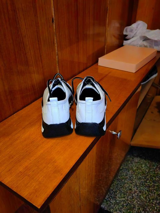 Дамски нови обувки