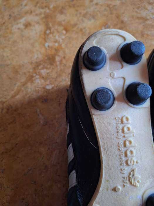 Vând ghete fotbal Adidas  40