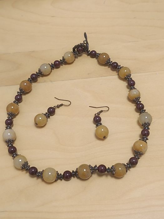 Set bijuterii handmade cu pietre naturale – colier și cercei