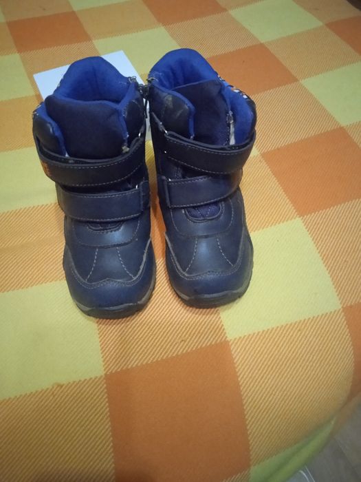 Продам детскую обувь