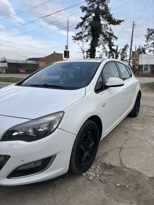 Opel Astra J 2012 1.4
