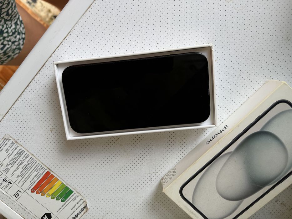 iPhone 15 в отличном состоянии