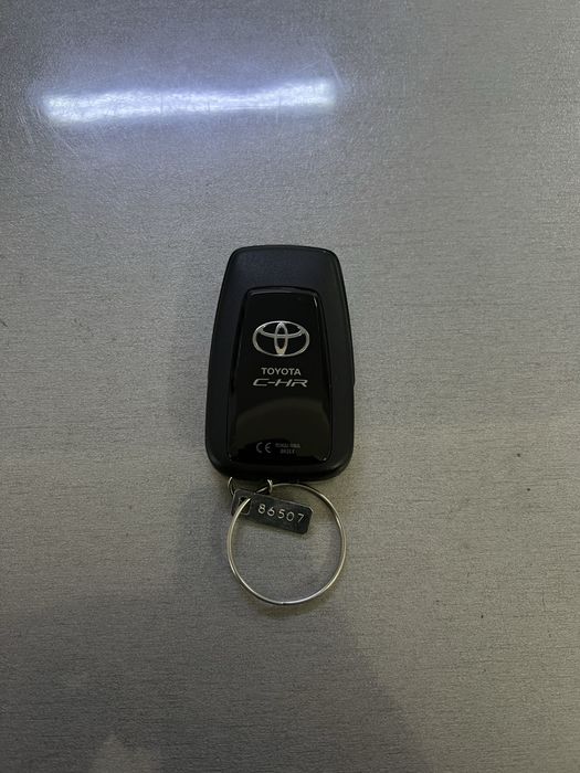 Оригинален ключ Toyota CH-R