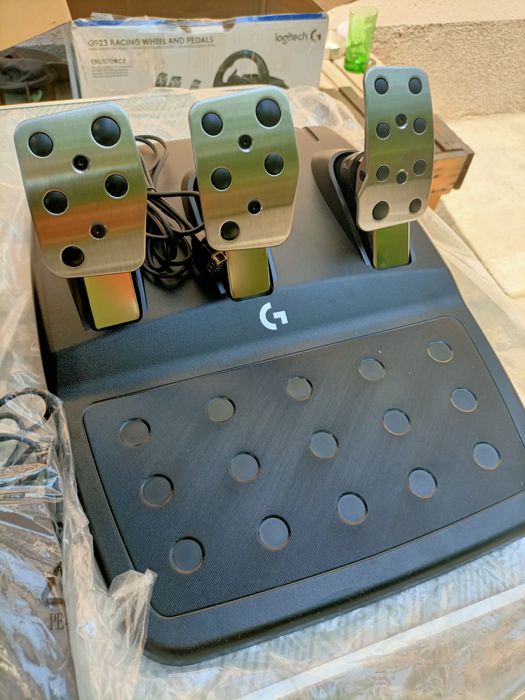 De vânzare volan gaming Logitech g923 cu pedale