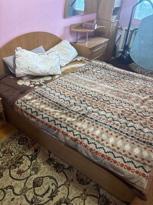 Спальный гарнитур