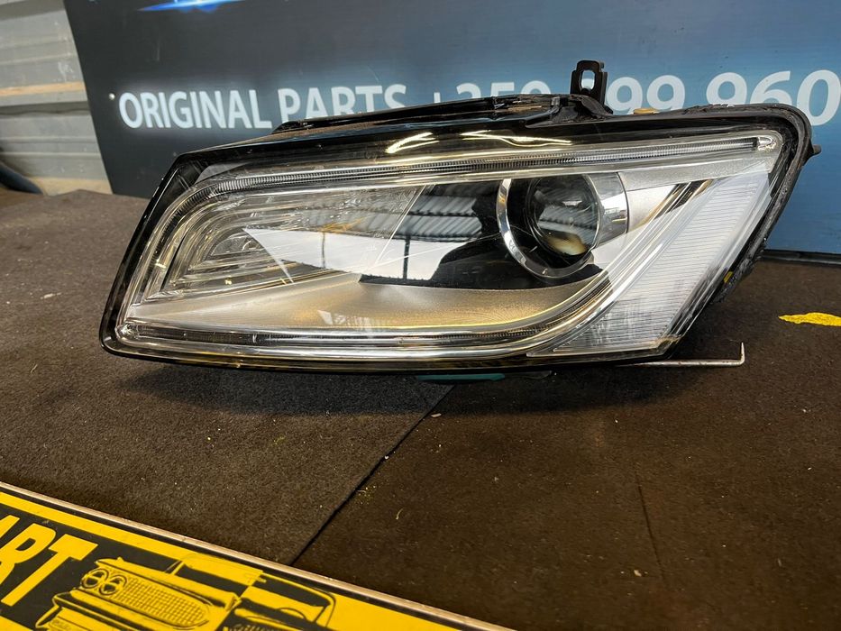 Ляв фар за Ауди AUDI Q5 8R0 Facelift ксенон 8R0941505 C