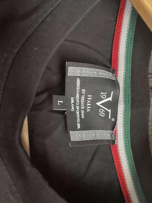 Vand tricouri 19V69 Versace Italia