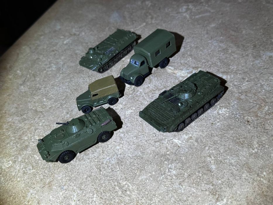 Военна техника НРБ в мащаб 1:87 HO танкове и газ-69