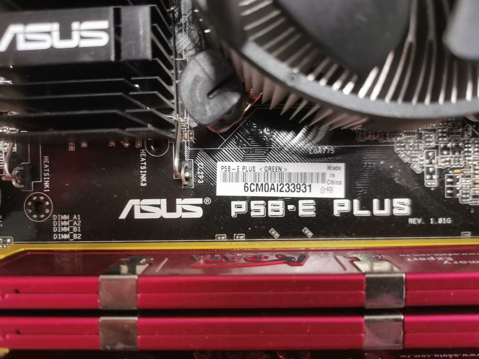 Placa de baza ASUS pentru descktop + sursa.