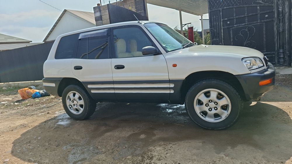 Продается машина Rav 4