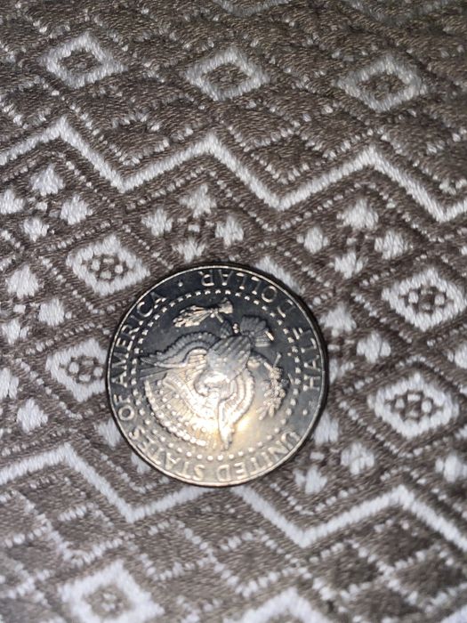 Продам монета 2001 HALF DOLLAR