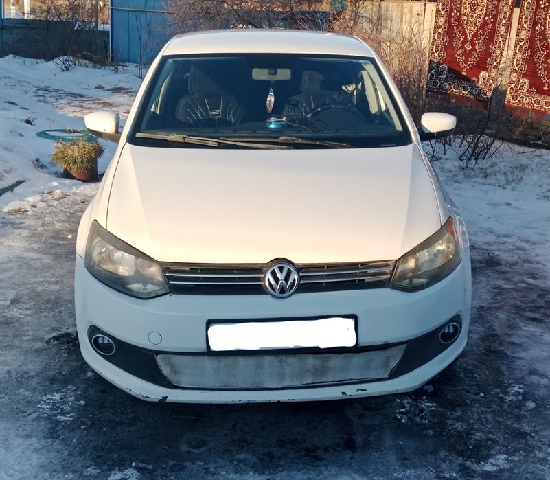 Продам Фольцваген поло 2014 года.