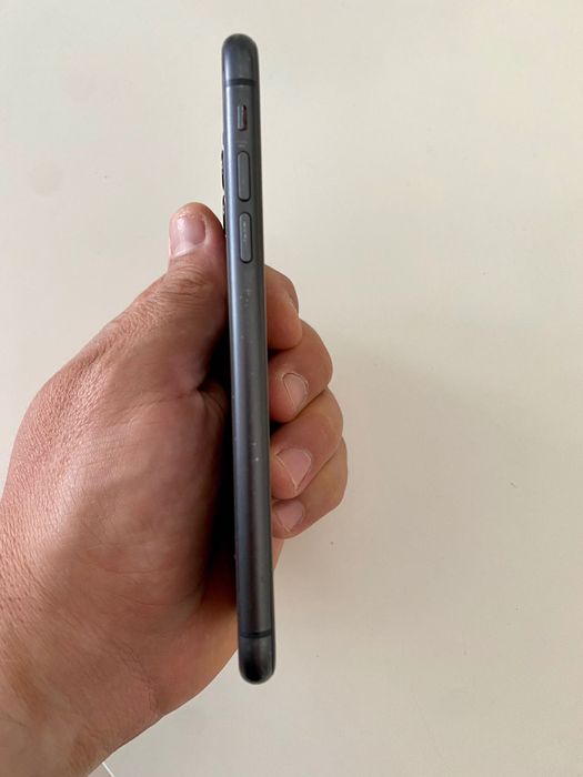 iPhone 11 64GB, îngrijit, liber de rețea, cutie